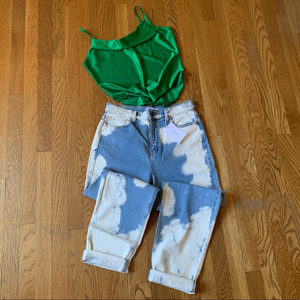 High Rise Bleach dye Mom Jeans size 11
